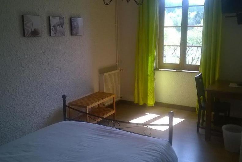 Hotel Le Prieuré Chaumont-le-Bourg Habitación foto